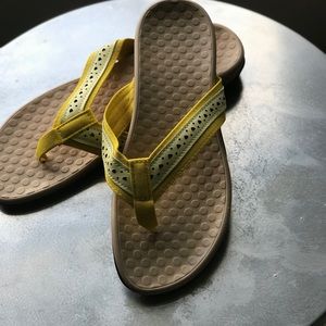 Brand New - Thong Sandal - Sz 8.5